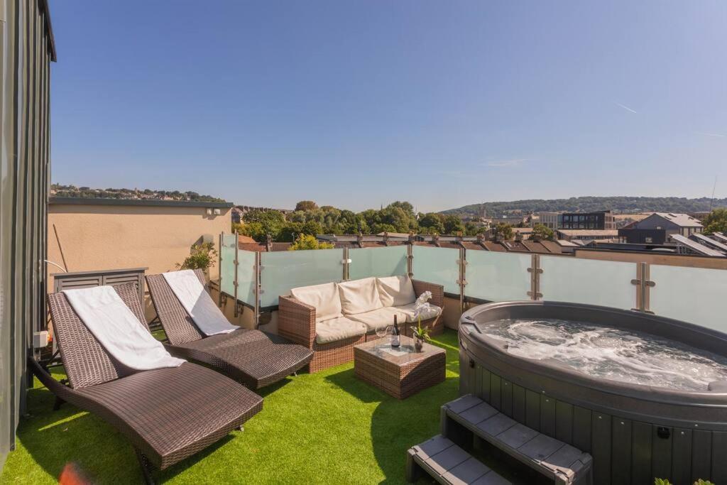 Stylish Penthouse Apartment With Hot Tub באת' מראה חיצוני תמונה